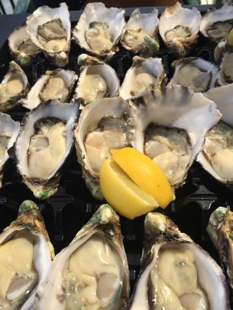 The Oyster Shed - Kawana Tourism 0
