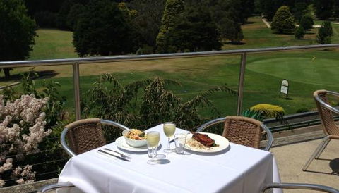 Wentworth Falls Country Club Brasserie - Kawana Tourism 0