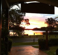 Riverside Tavern - Kawana Tourism