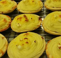 Sutton's Bakery - Kawana Tourism