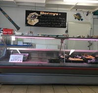 Berny's at Batehaven - Kawana Tourism