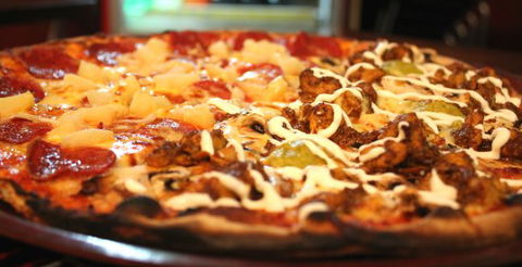 Heat Woodfired Pizza Bar - Kawana Tourism 0