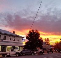 Kootingal Hotel Restaurant - Kawana Tourism
