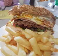 Beehive Hotel Motel Cafe - Kawana Tourism