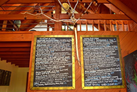 Blue Earth Cafe - Kawana Tourism 1