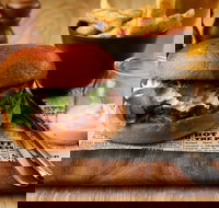 Eltham Hotel Bistro - Kawana Tourism