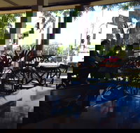 Bull  Bush Inn - Kawana Tourism