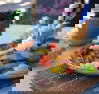 Mr Giraffe - Kawana Tourism