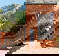 Sally's Paddock at Redbank Winery - Kawana Tourism