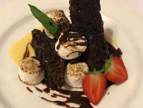 Trappers Restaurant - Kawana Tourism 1
