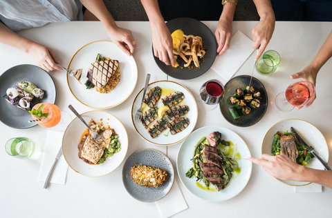 Bills Fishhouse And Bar - Kawana Tourism 1