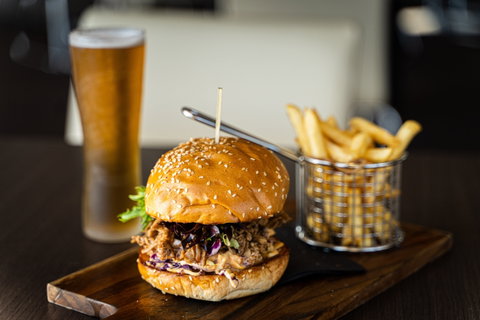 Pebbles Restaurant And Spike Bar - Kawana Tourism 1