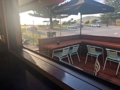 Surf Beach Cafe - Kawana Tourism 2