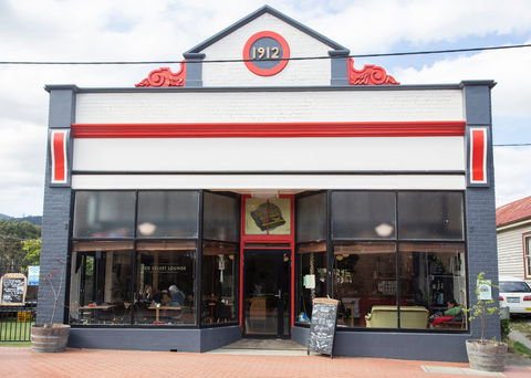 The Red Velvet Lounge - Kawana Tourism 0
