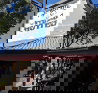 Magpie and Stump Hotel - Kawana Tourism