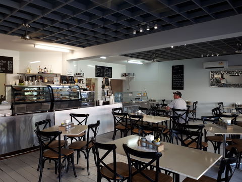 E'Claire's Coffee Shop - Kawana Tourism 1