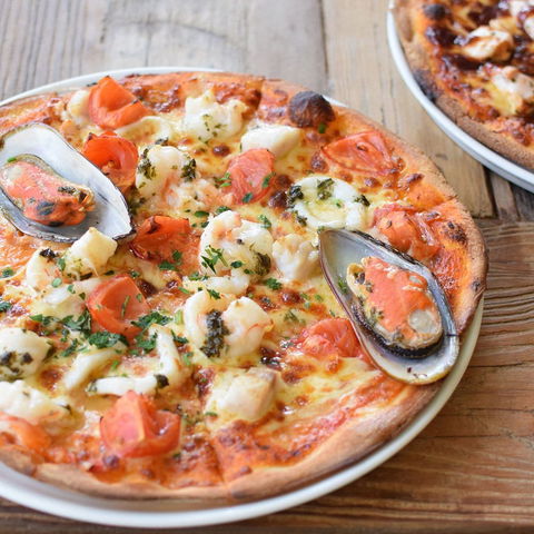 Lucky's & Pep's - Newport - Kawana Tourism 0