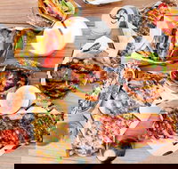 Between 2 Buns - Hoppers Crossing - Kawana Tourism