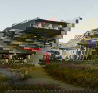 WestWaters Hotel Bistro - Kawana Tourism