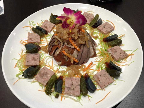 Vinh Thuan Restaurant - Kawana Tourism 0