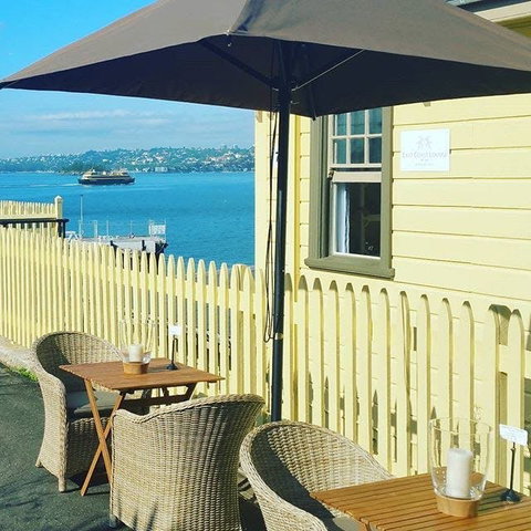 East Coast Lounge - Kawana Tourism 0