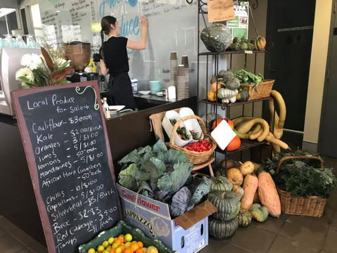 Reader's Café And Larder - Kawana Tourism 0
