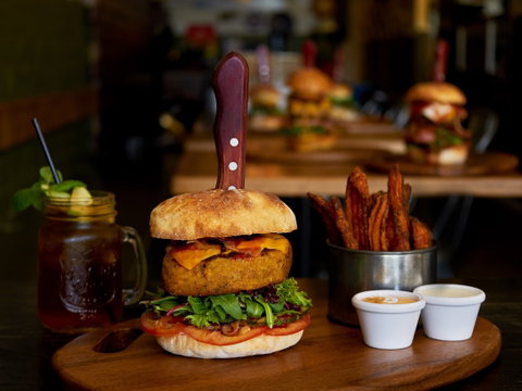 Spitfire Restaurant And Grill - Kawana Tourism 2