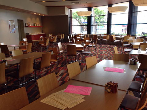 Club On East - Kawana Tourism 0