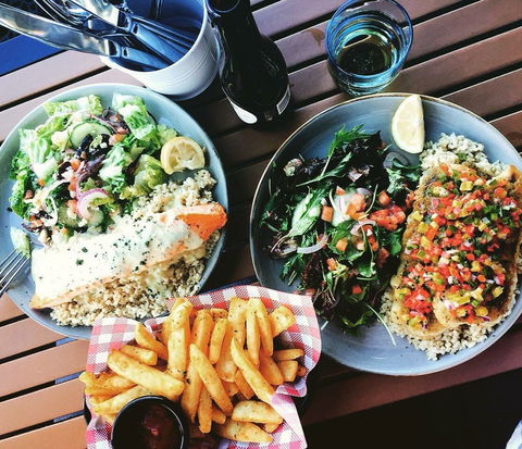 Luxe Fish - Kawana Tourism 0