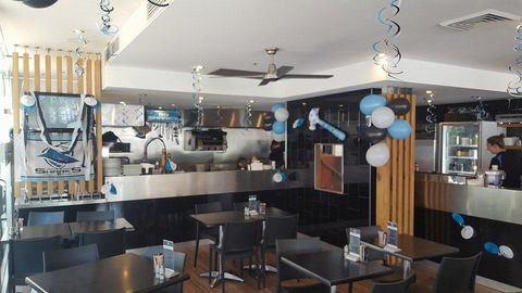 Pavement Cafe - Kawana Tourism 0