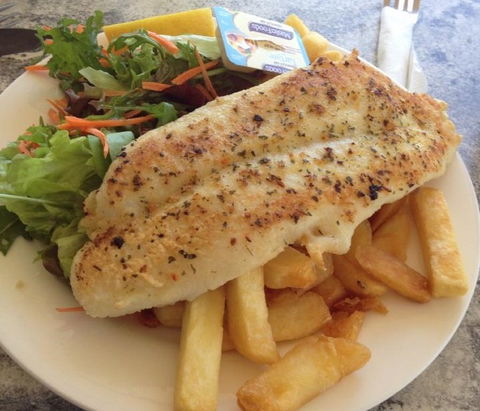 Three Fish Cafe - Kawana Tourism 1