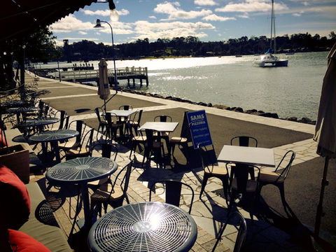 Sam's Pizzeria On The Waterfront - Kawana Tourism 0