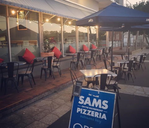 Sam's Pizzeria On The Waterfront - Kawana Tourism 2