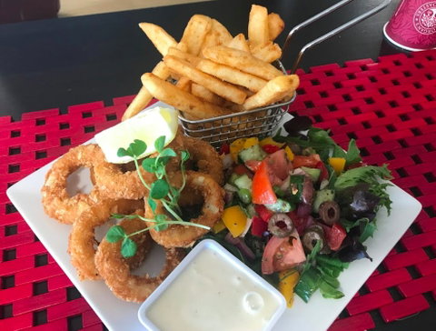 Feeding Frenzy Cafe - Kawana Tourism 0