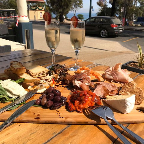 Grand Hotel Portarlington - Kawana Tourism 1