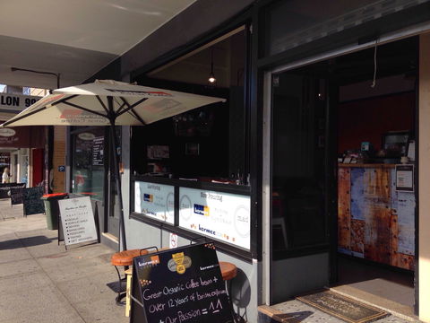 B-Line Cafe - Kawana Tourism 0
