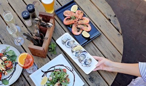 Caledonian Inn ROBE - Kawana Tourism 0