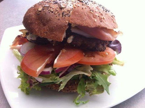 M&M Burger Bar And Take Away - Kawana Tourism 0