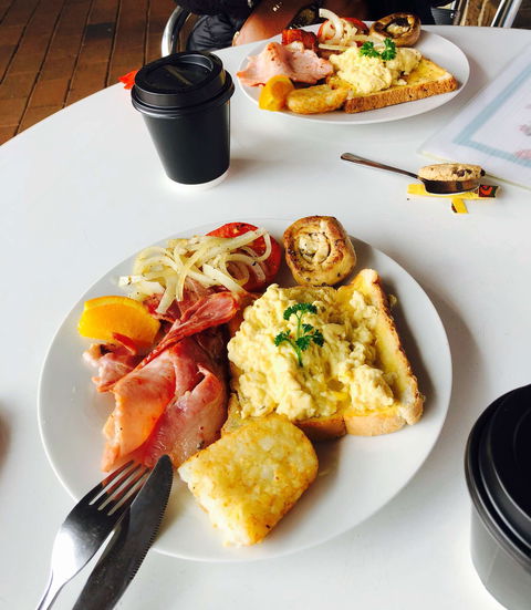 Swiss Chalet Coffee House - Kawana Tourism 0