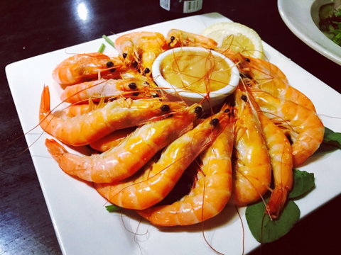 Foxy's - Kawana Tourism 0