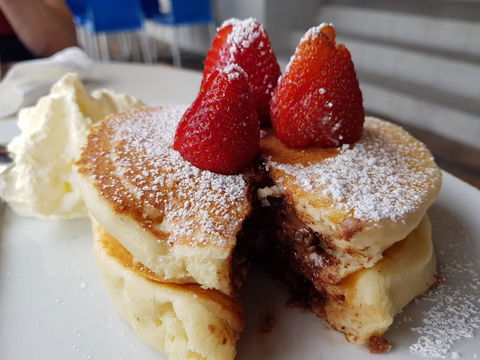 GJ's Bay Cafe And Grill - Kawana Tourism 1