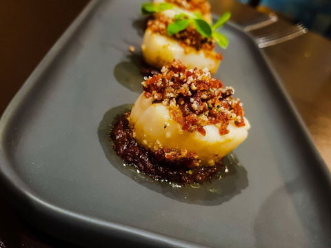 Waves Restaurant - Kawana Tourism 0