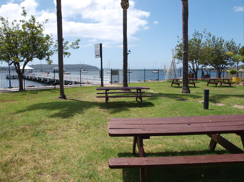 Mariners On The Waterfront Bistro - Kawana Tourism 2