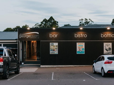 The George Tavern Greenhills - Kawana Tourism 0