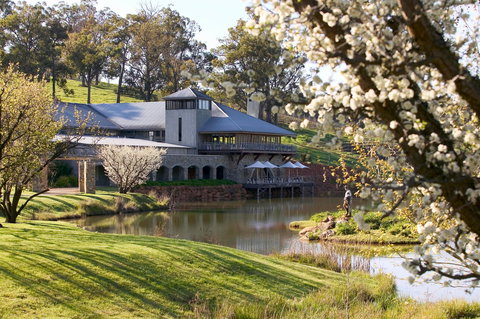 Millbrook Winery - Kawana Tourism 1