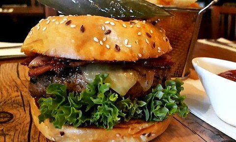 Bellbird Echo Cafe - Kawana Tourism 10