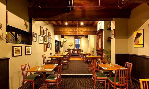 Bellbird Echo Cafe - Kawana Tourism 11