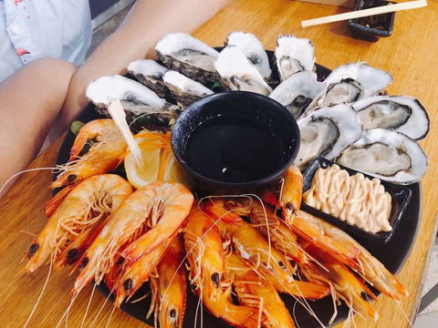 Reef Seafood And Sushi - Kawana Tourism 0