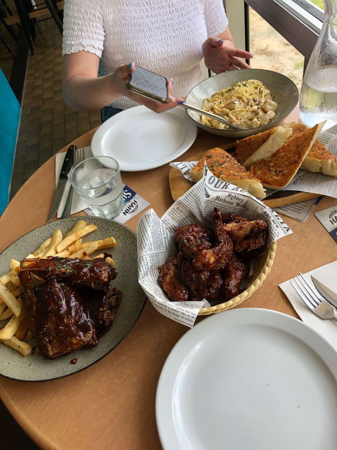 Mika Live BBQ & Bar - Kawana Tourism 0