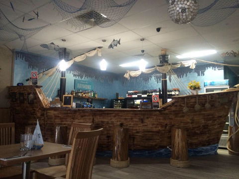 Stingrays Ocean And Grill - Kawana Tourism 1